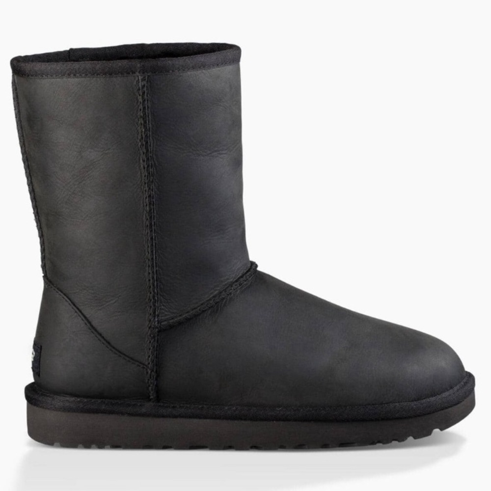 NWOT UGG Black Classic Short II Boot Leather Women size 6